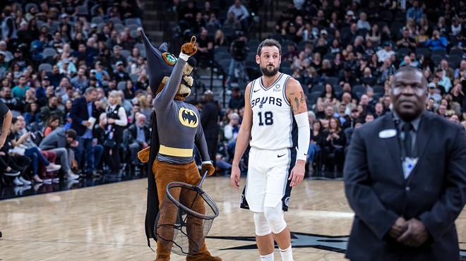 Media Flies Into a Frenzy Over Bats Delaying Thursday's San Antonio Spurs Game