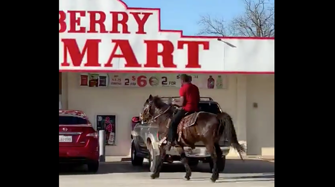 Never Change, San Antonio: Man Seen Riding Horse at East Side Convenience Store (2)