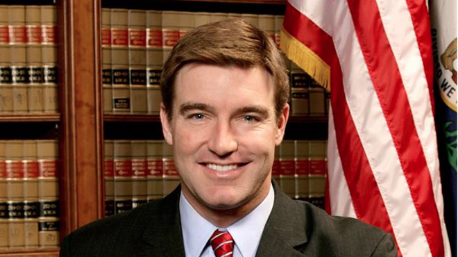 Kentucky Attorney General Jack Conway will not make efforts to defy the Supreme Court marriage ruling, unlike Texas Attorney General Ken Paxton.