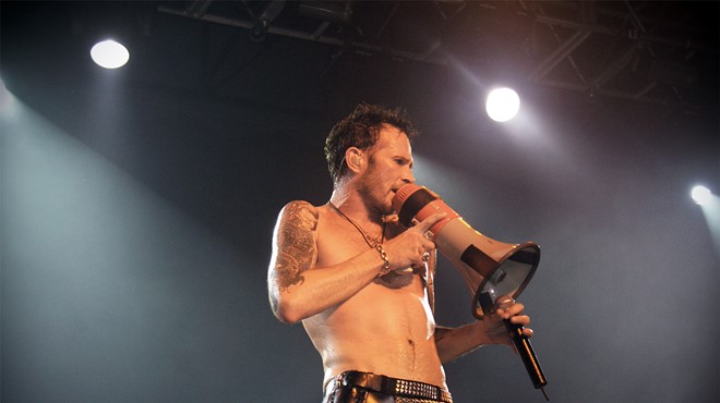 The slinky sexuality of former Stone Temple Pilots, Velvet Revolver and Scott Weiland and the Wildabouts' frontman