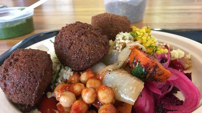 The plate with Spicy Red falafel