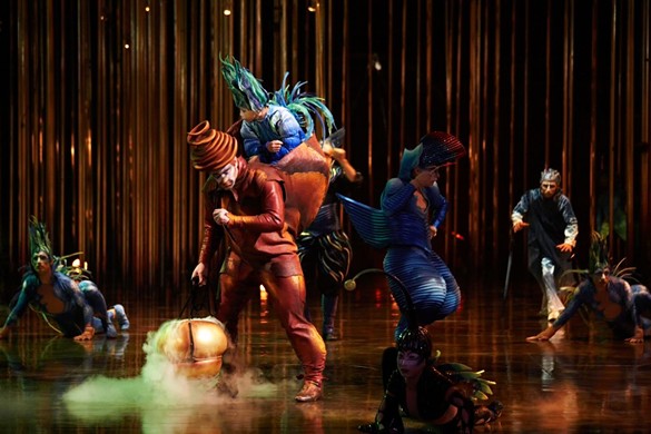 Martin Girard / shootstudio.ca Costumes: Eiko Ishioka  &copy; 2014 Cirque du Soleil
