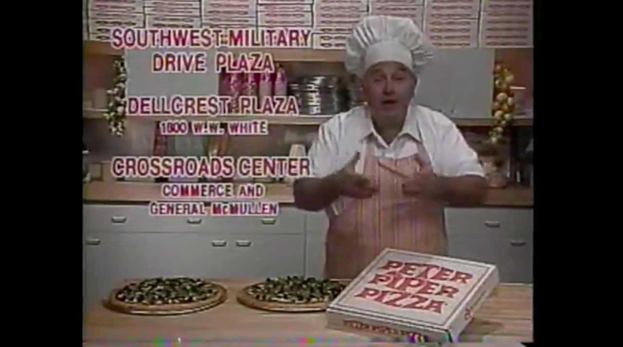 Peter Piper Pizza
Not to be confused with Pistol Pete’s Pizza (which we looked hard for – no SA specific ones), Peter Piper arrived on the scene in 1986 and has been serving up low-cost pizza ever since. The chain has since gained the reputation for having your kid’s birthday parties.
Screenshot via YouTube / sptweb