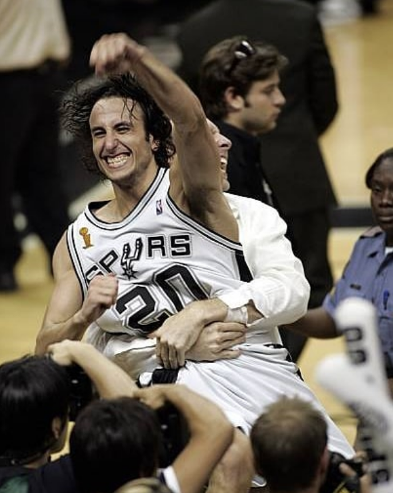 The fact that his Euro step changed the NBA
Flirting with being a traveling violation, the Euro step makes a huge difference on the offensive. After spending a few years playing in Europe, Ginobili brought his skills and the move to the NBA. His signature move changed the way basketball is played in the U.S. and has led to other players adopting it as well.
Photo via Instagram / patar35