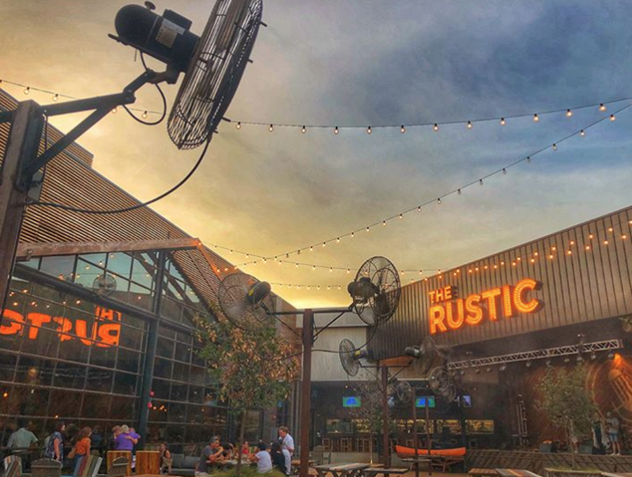 The Rustic
17619 La Cantera Pkwy Ste 204, (210) 245-7500, therustic.com
If you’ve yet to visit The Rustic, what are you waiting for? This venue offers live music both indoor and outdoor, and brings in acts from a variety of genres. Plus, you can get there early to enjoy farm-to-table American bites. Just be sure to wash it down from the beer selections.
Photo via Instagram / nikixixixi