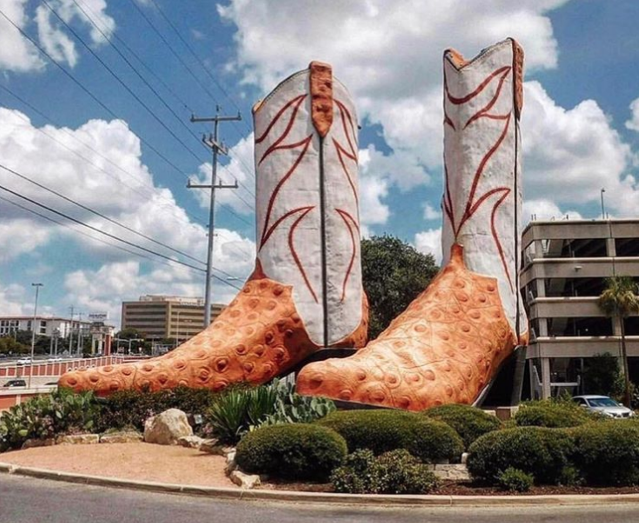 World’s largest cowboy boots
7400 San Pedro Ave
Native San Antonians might not pay any attention to the big-ass cowboys in front of North Star Mall, but think about it. It’s a pair of cowboy boots as tall as a building. Make them the world’s largest pair of cowboy boots – Guinness Book approved y todo! Strange? Yes. Puro San Antonio? Also yes.
Photo via Instagram / hurrem30_06