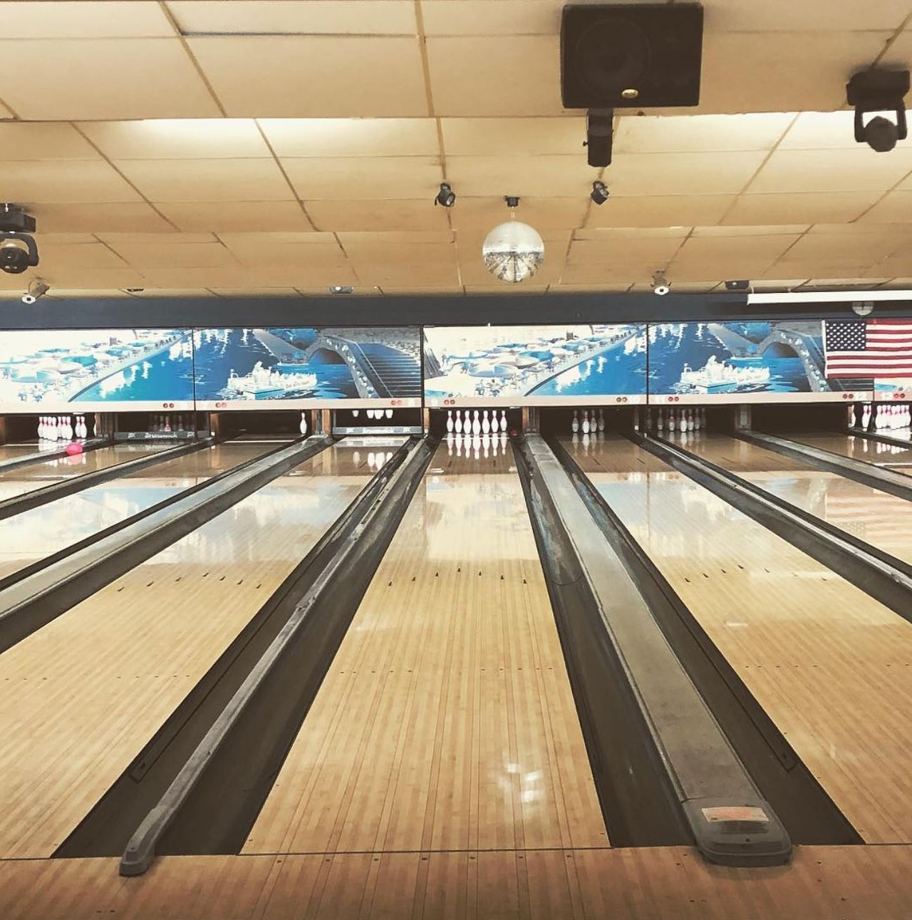 Oak Hills Lanes
7330 Callaghan Rd, (210) 344-6251, oakhillslanes.com
While the cafe located within Oak Hills Lanes is open all day, every day, the lanes themselves stay open well into the night - until midnight during the week and of course, later on the weekends.
Photo via Instagram / ea112112