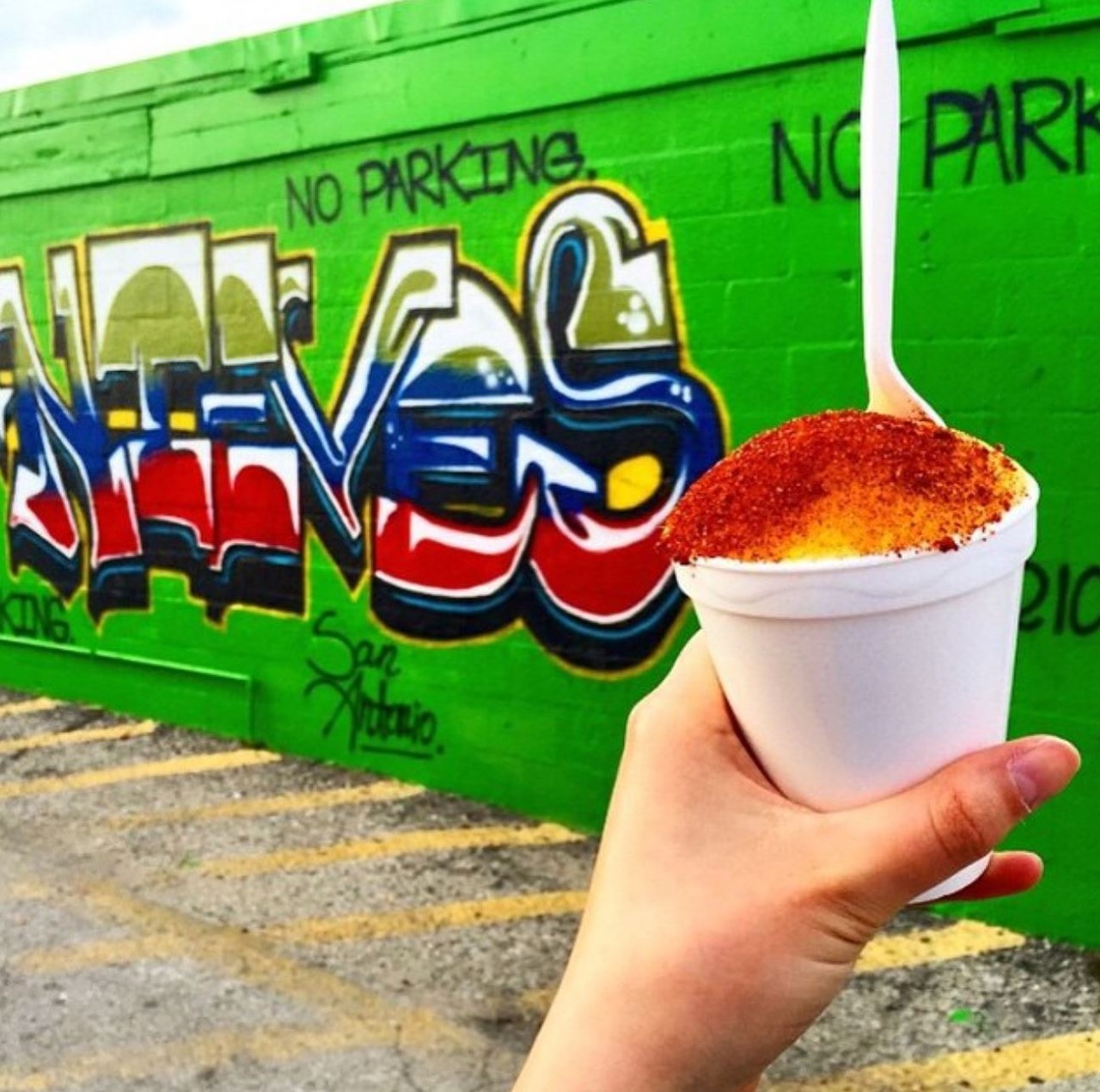 Snack on raspas (and all your favorite puro snacks) at Las Nieves
Multiple locations, lasnievesfruitcups.com
It doesn’t get more puro than kissing your date even if they’ve got Frito breath.
Photo via Instagram / eat_intheheartoftexas