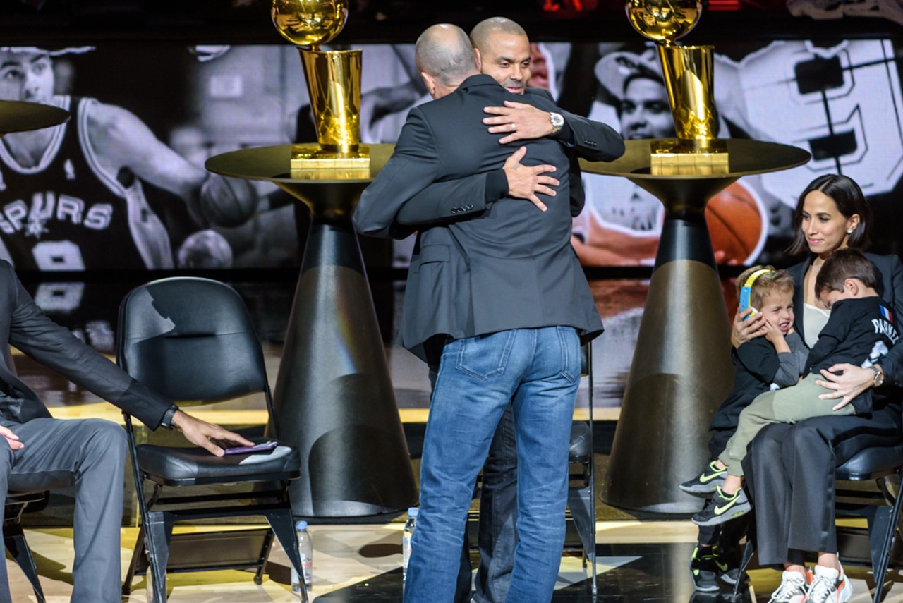 Photos: Spurs Fans, Former Teammates Pay Tribute to Tony Parker at Jersey Retirement Ceremony