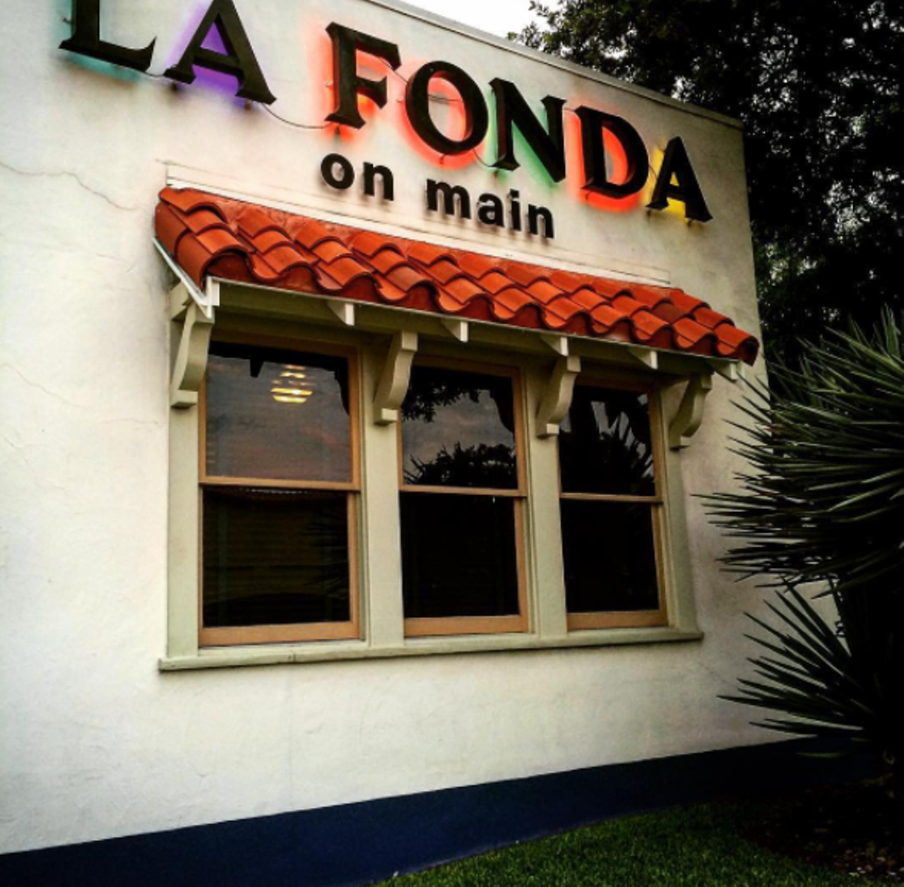 La Fonda on Main
2415 N. Main Ave.,  (210) 733-0621,  lafondaonmain.com
Because sometimes you want to be classy when you're eating nachos. 
Photo via Instagram,  
homerovato
