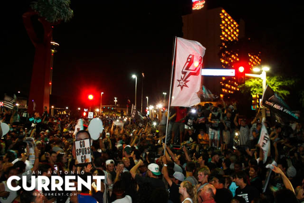 June 15, 2014: Crazy Photos of Fans in the Streets for Puro Pinche Spurs
Photos by Mayra Alexandra