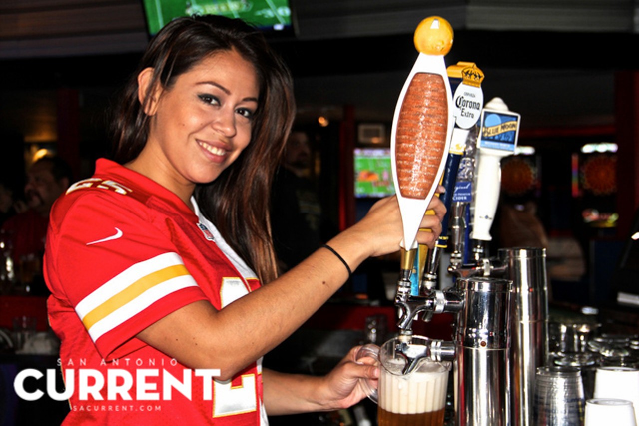 20 Photos from the 4th Quarter Sports Bar