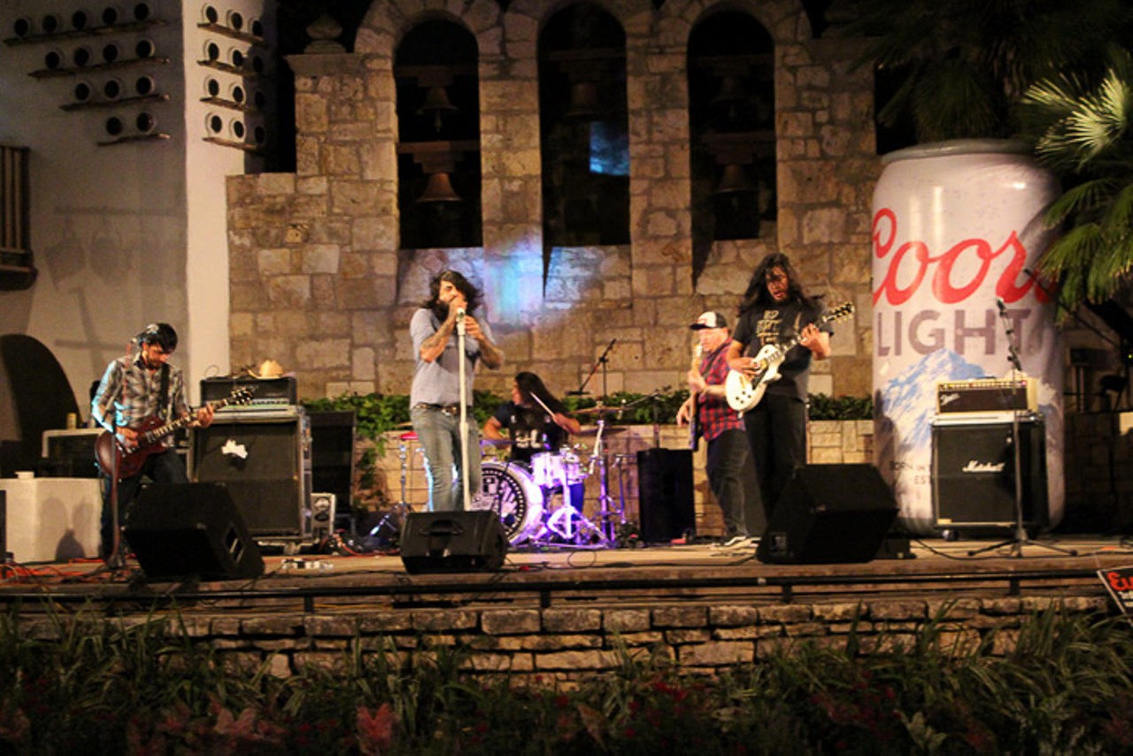 24 Photos Of The Coors Light Free Concert With The Heroine, The Hares and Bright Like The Sun