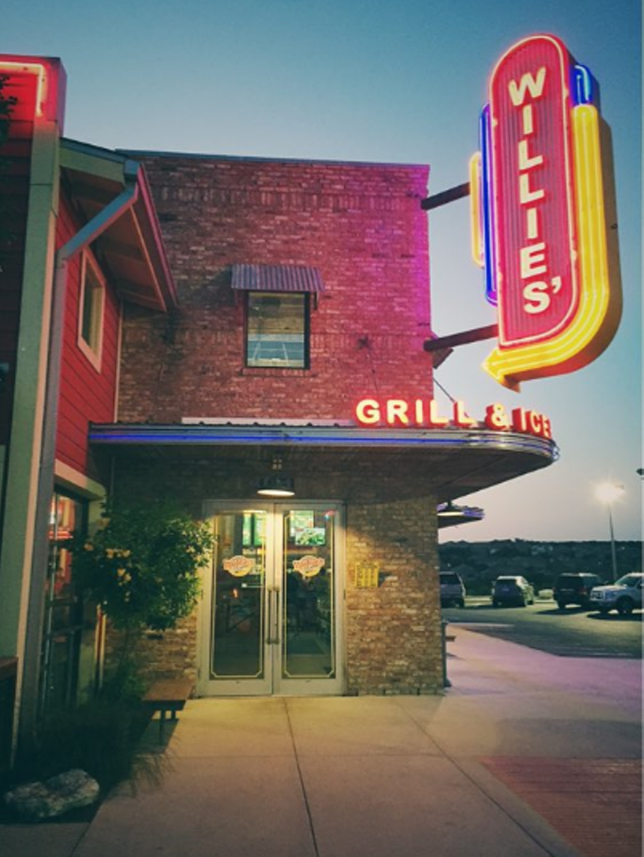  Willie's Grill & Icehouse
multiple locations
With three locations in San Antonio and one in New Bruanfels, Willie's is an accessible hangout for families with kids. There's a sandbox for the little ones, and beer and wine for the grownups. 
Photo via Instagram/annamarijka