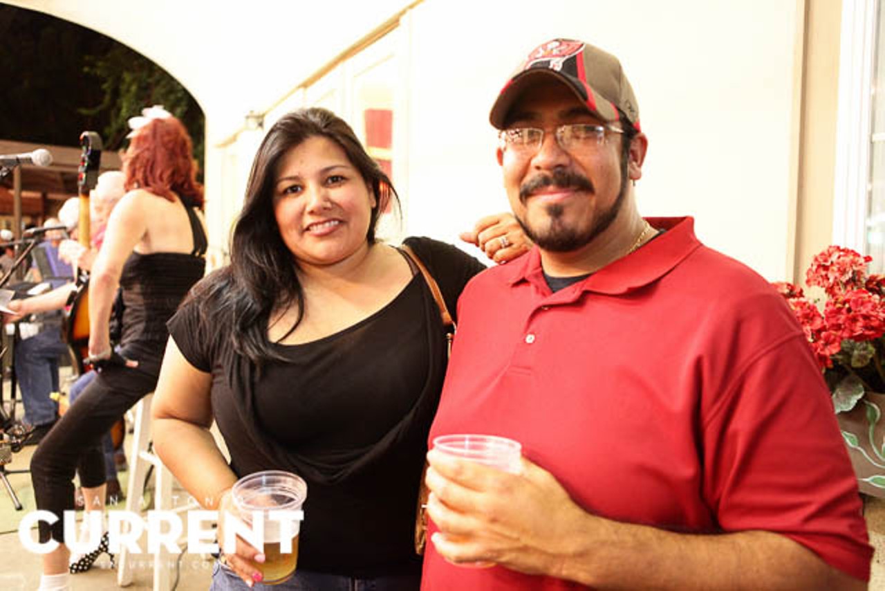 20 Festive Photos of First Friday at Beethoven Maennerchor