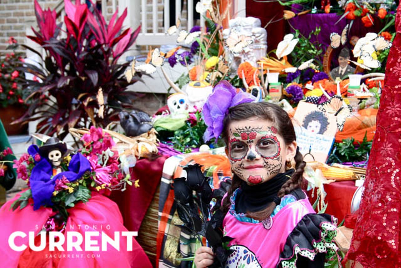 49 Photos from Sunday at La Villita's Dia de los Muertos Celebration