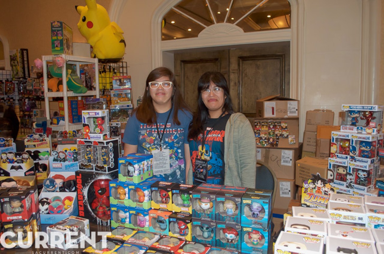 30 Photos from the Cyber City Con