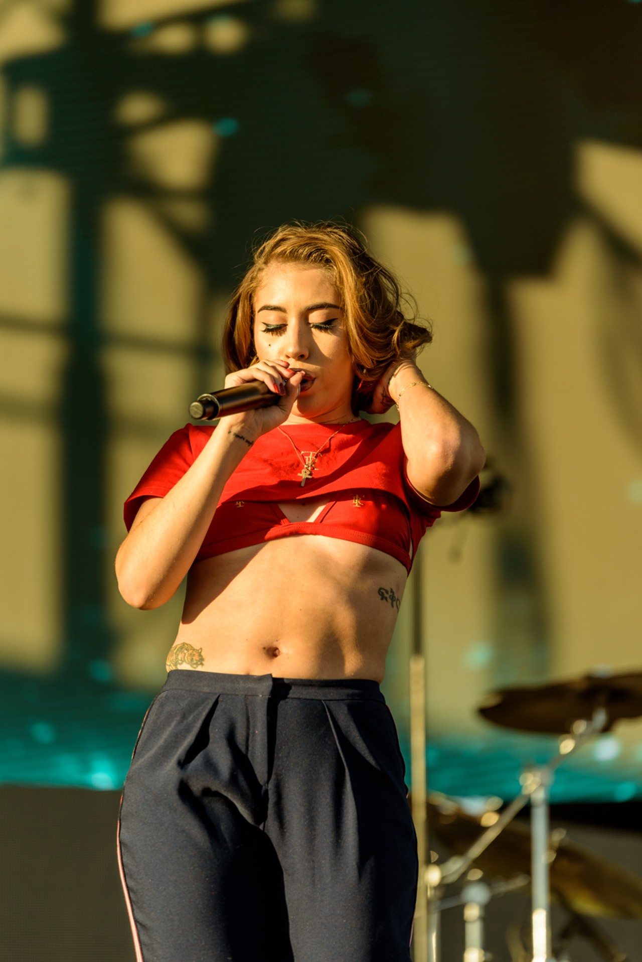 From landing on respective features with Snoop Dogg and Gorillaz, to touring with soulful singer songwriter Leon Bridges, Colombian-American singer Kali Uchis is carving her place in the corridors of R&B and indie pop.