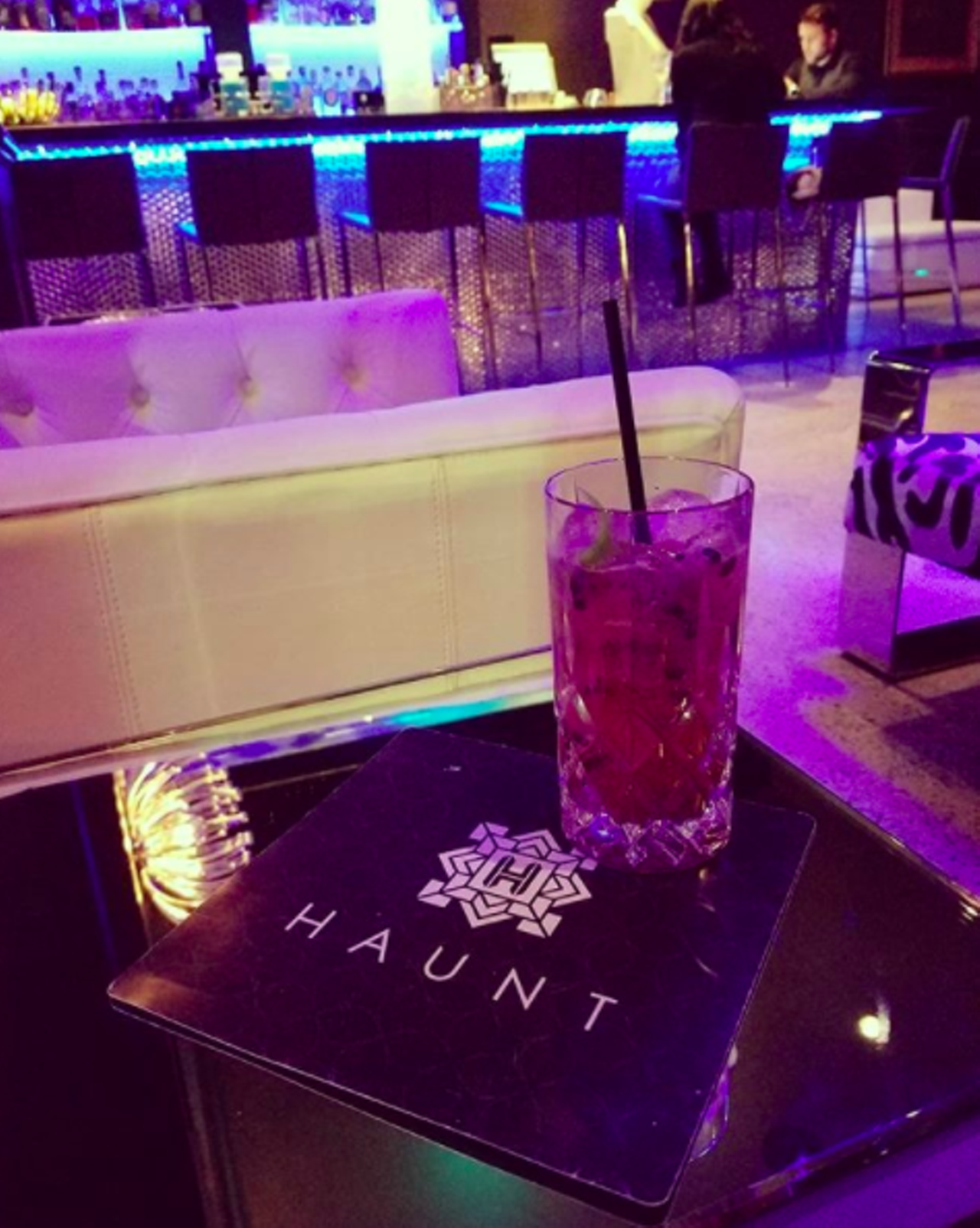 Haunt Lounge at The St. Anthony Hotel
300 E. Travis, (210) 227-4392
Don’t let the name fool you, this hotel bar is all kinds of inviting. With chic furniture and delicious cocktails, Haunt Lounge will have you playing tourist all winter – and probably all year too.
Photo via Instagram / bonita1979