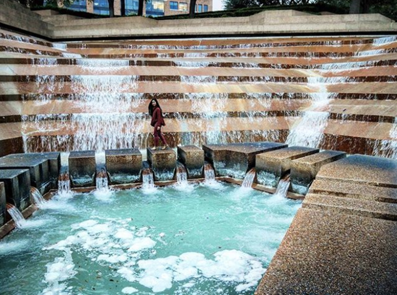 Fort Worth Water Gardens
1502 Commerce St, Fort Worth, (817) 392-7111
Sitting in downtown Fort Worth, this sculpture brings the rushing waters to you. A mixture of architecture and engineering, this spot is great for a boujie photoshoot or to just appreciate the marvel that it is.
Photo via Instagram / barbhie_