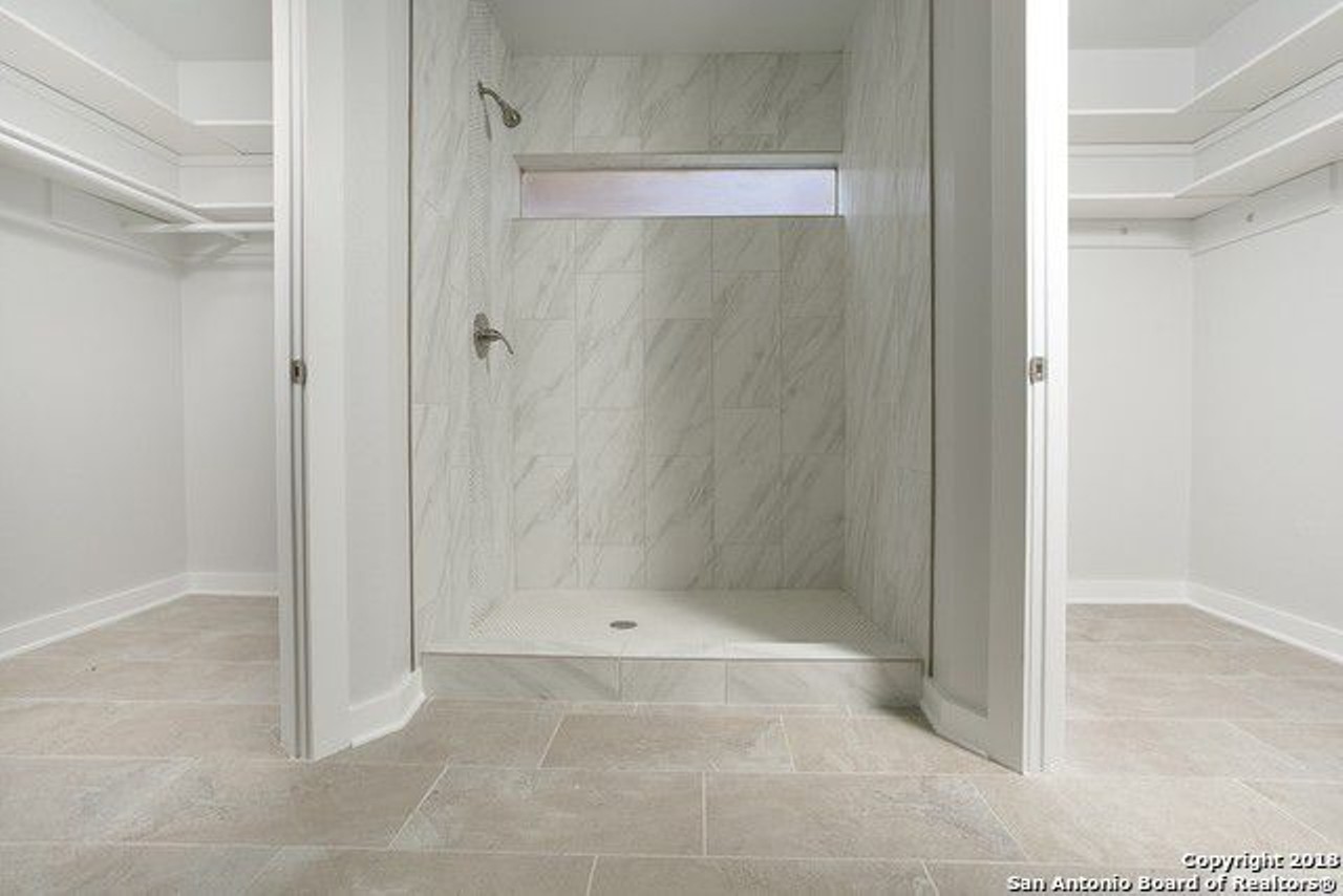 This shower looks like it could get steamy in there.