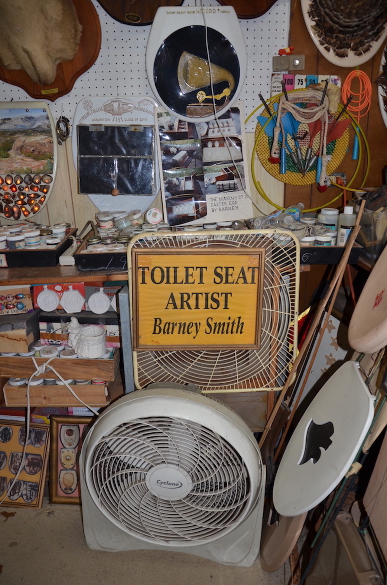 1,335 Reasons You Should Visit Barney Smith’s Toilet Seat Art Museum
