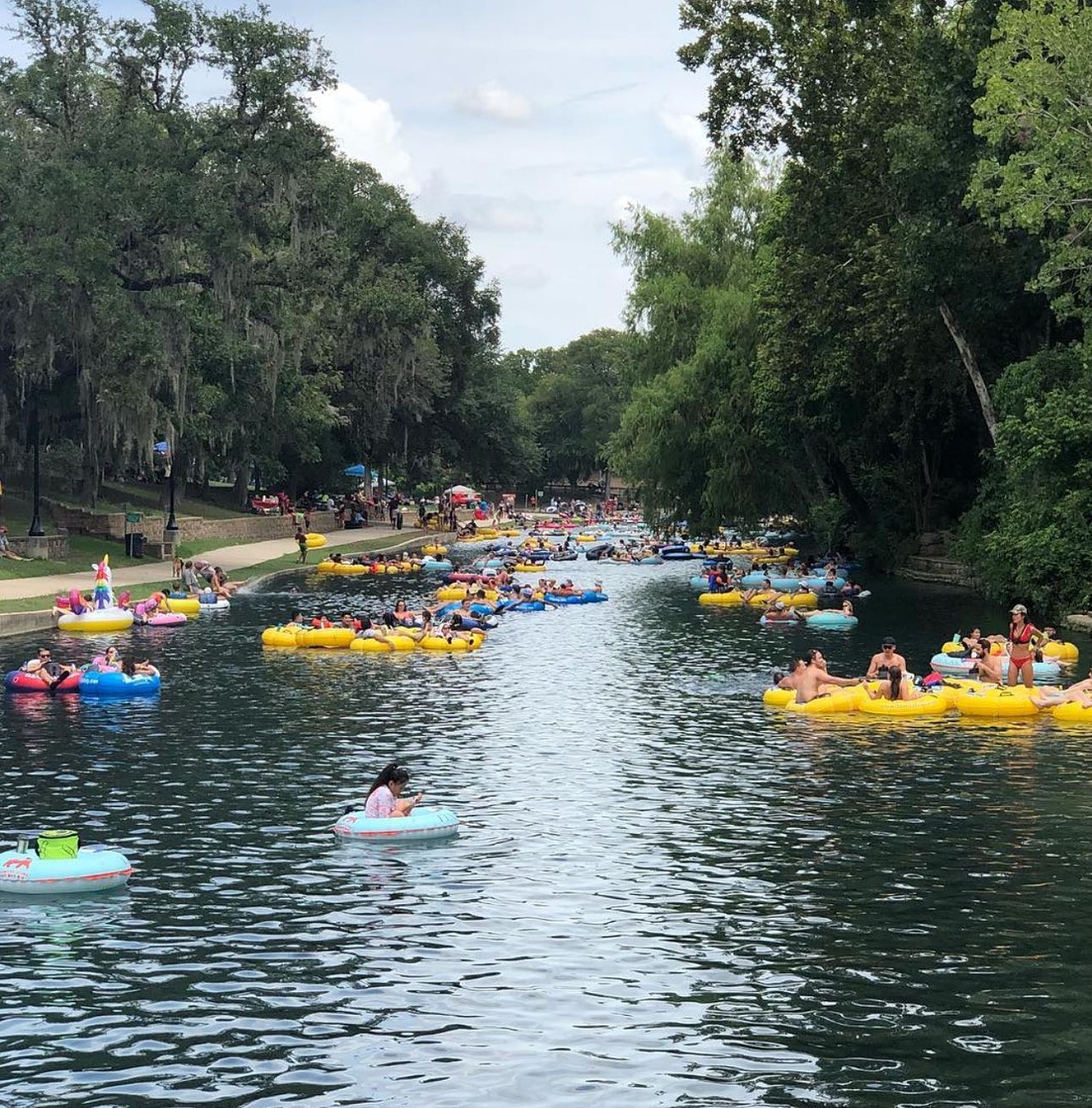 Floating down the Comal
Drunk people littering. Need we say more? There are some things that you shouldn’t do even if you’re drunk – and this is one of them. Maybe once Texans learn how to behave we can revisit this.
Photo via Instagram / vietspanic40