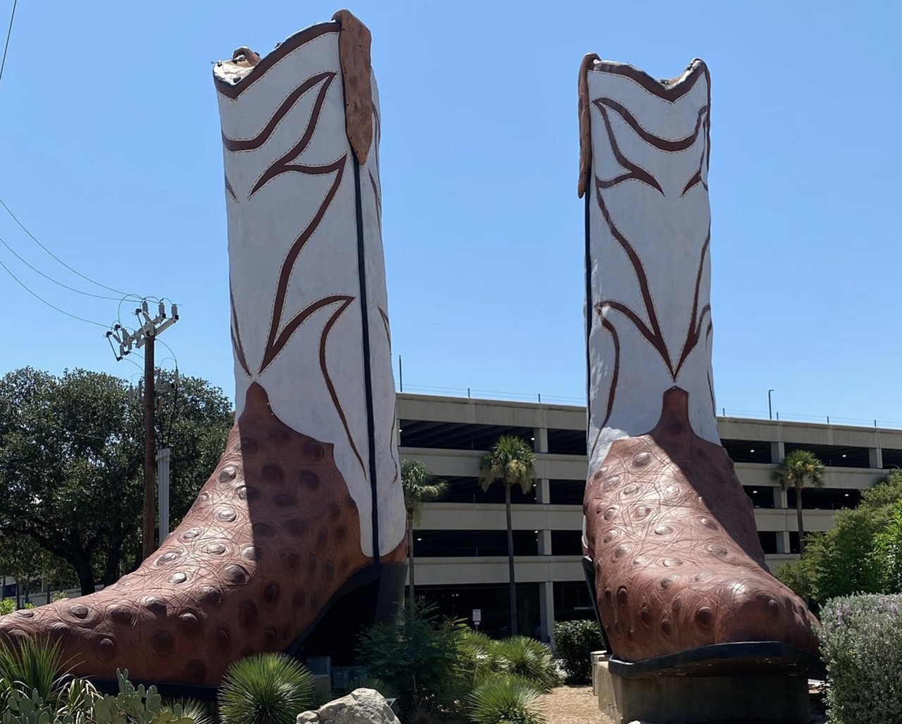 World’s Largest Cowboy Boots, San Antonio
North Star Mall, 7400 San Pedro Ave., San Antonio, roadsideamerica.com
Native San Antonians might not pay any attention to the giant cowboy boots in front of North Star Mall, but there's more to them than you'd think. Made by the larger-than-life artist Bob "Daddy-O" Wade, these boots were installed at North Star in 1979 and officially made it into the Guinness Book of World Records as the World's Largest Cowboy Boots four decades later.
Photo via Instagram / 2ten.exploration