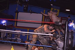 5 Things You Missed From Friday's "Muerte Por La Cerveza" Wrestling Event