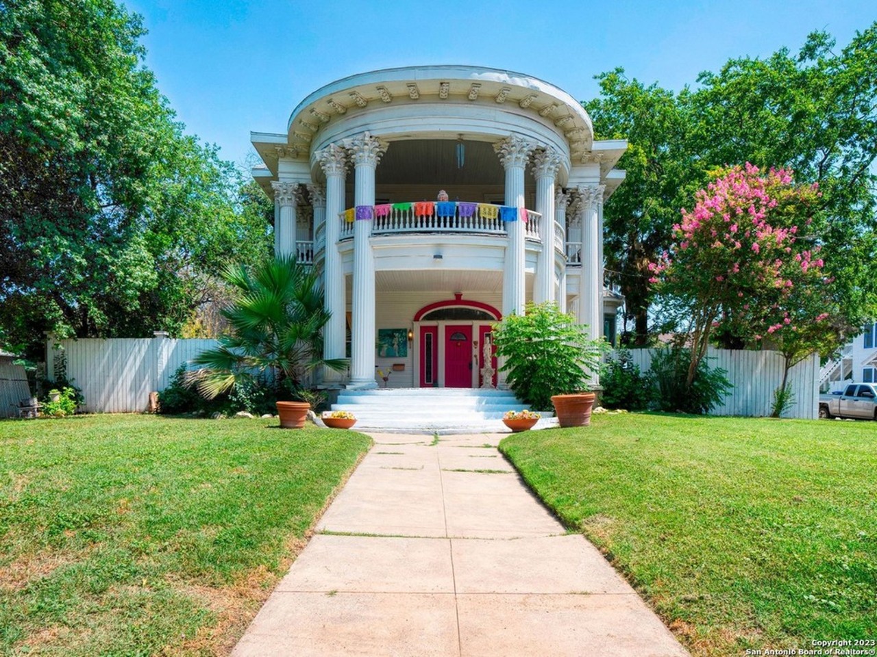 A 1920 San Antonio mansion of produce magnate Richard Pruitt is for sale