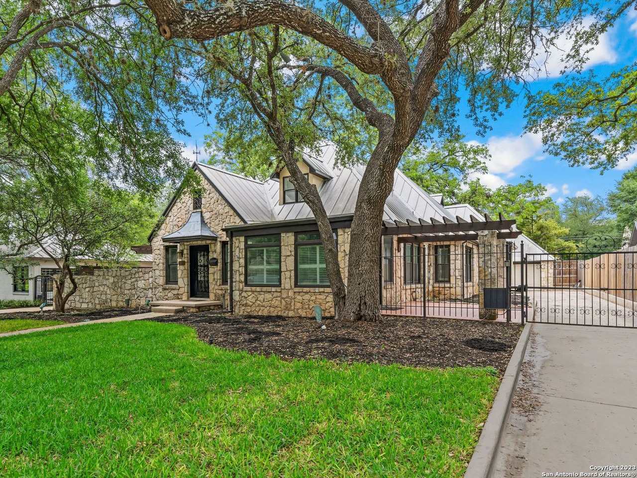 A 1926 stone home built by the developer of San Antonio's Olmos Park is on the market
