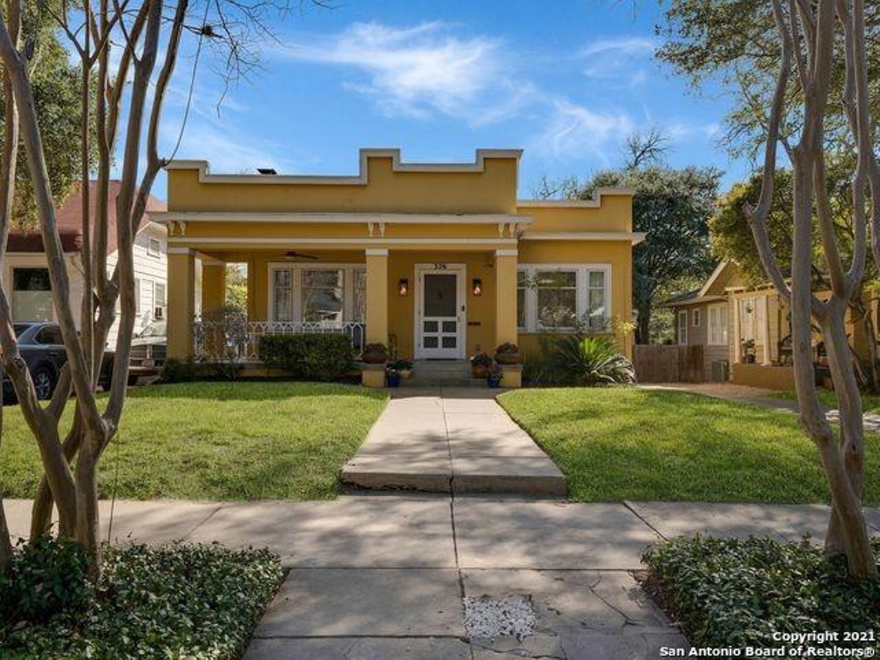 A historic Monte Vista home for sale has one of the coolest kitchens and bars in San Antonio
