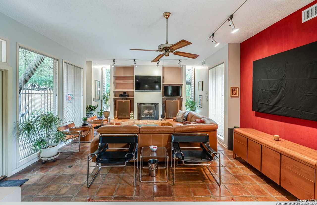 A San Antonio architect's stylish and secluded '70s home is on the market for the first time