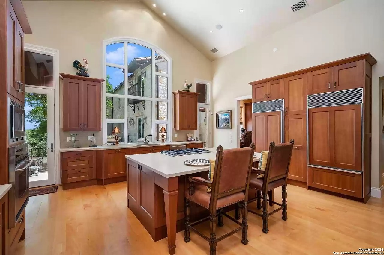 A San Antonio mansion once owned by one of the city's biggest oil tycoons is for sale