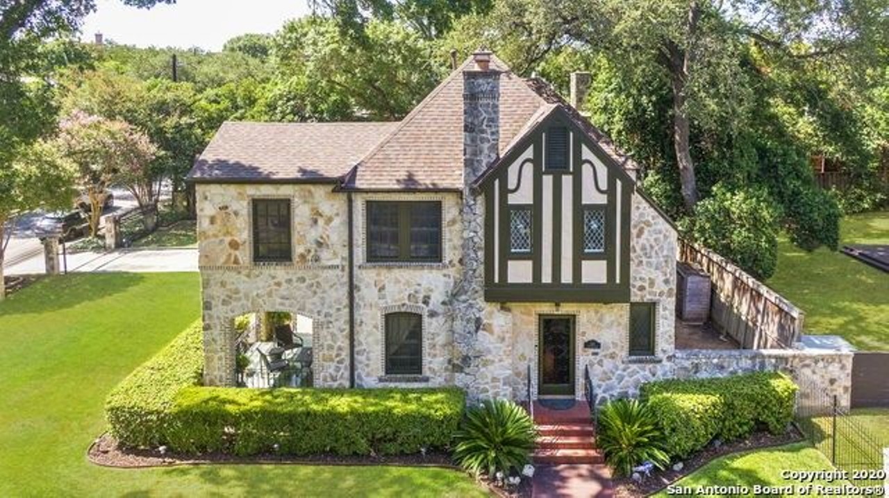 A Tudor Home for Sale in San Antonio Looks Like It Belongs in the English Countryside