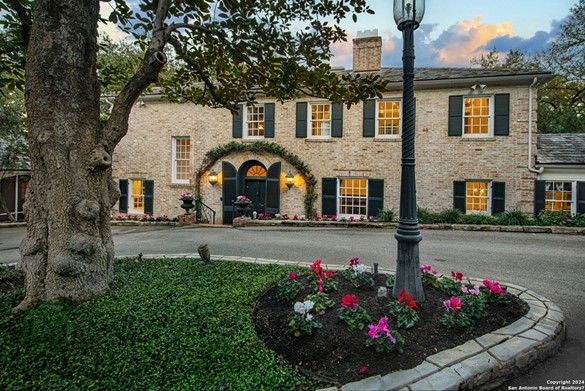 Former AT&T exec relists San Antonio mansion with a $1 million price cut