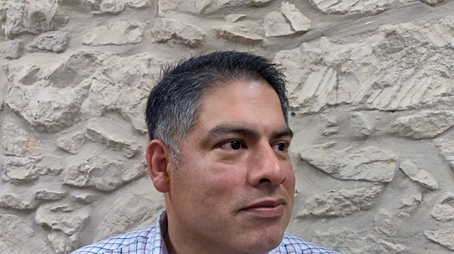 City Councilman Manny Pelaez now claims that he decided to remove his signature from a memo calling for a special meeting to debate a ceasefire resolution after receiving a phone call from two prominent members of the Muslim community, according to the San Antonio Report.