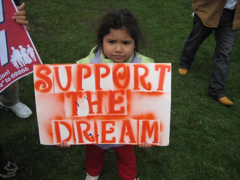Obama halts deportations of DREAM-eligible youth