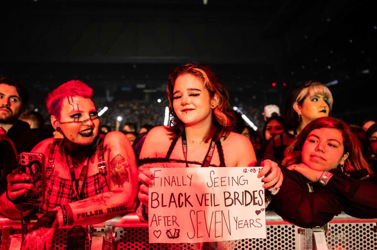 Photo Gallery: Black Veil Brides and Motionless In White brought metalcore terror to San Antonio