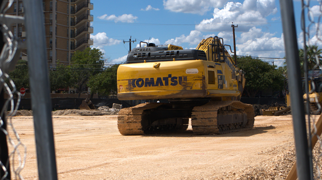 Construction is underway on the Four25 San Pedro apartments.