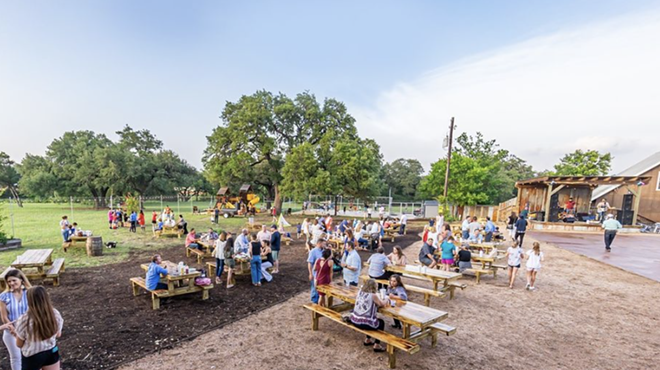 Boerne restaurant Dog & Pony Grill will hold a Spring Fling bash this weekend.