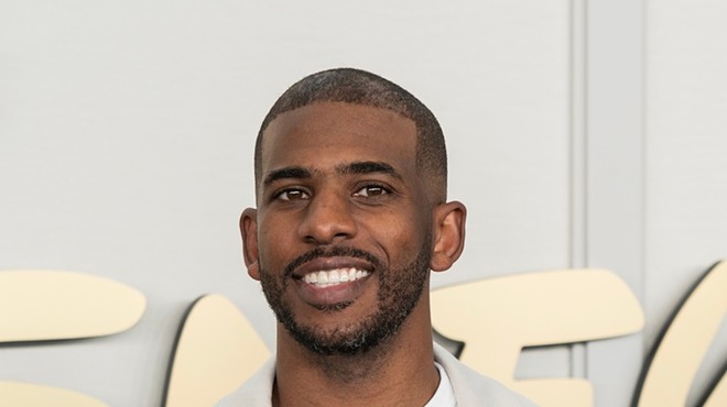 Veteran point guard Chris Paul officially signed with the San Antonio Spurs on Sunday.