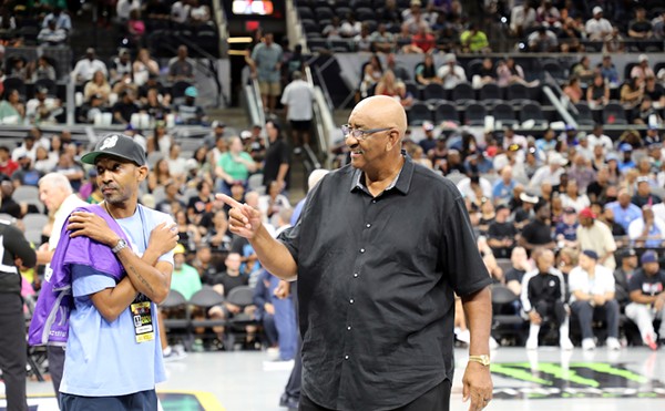 George "The Iceman" Gervin reacts to an enthusiastic San Antonio crowd.