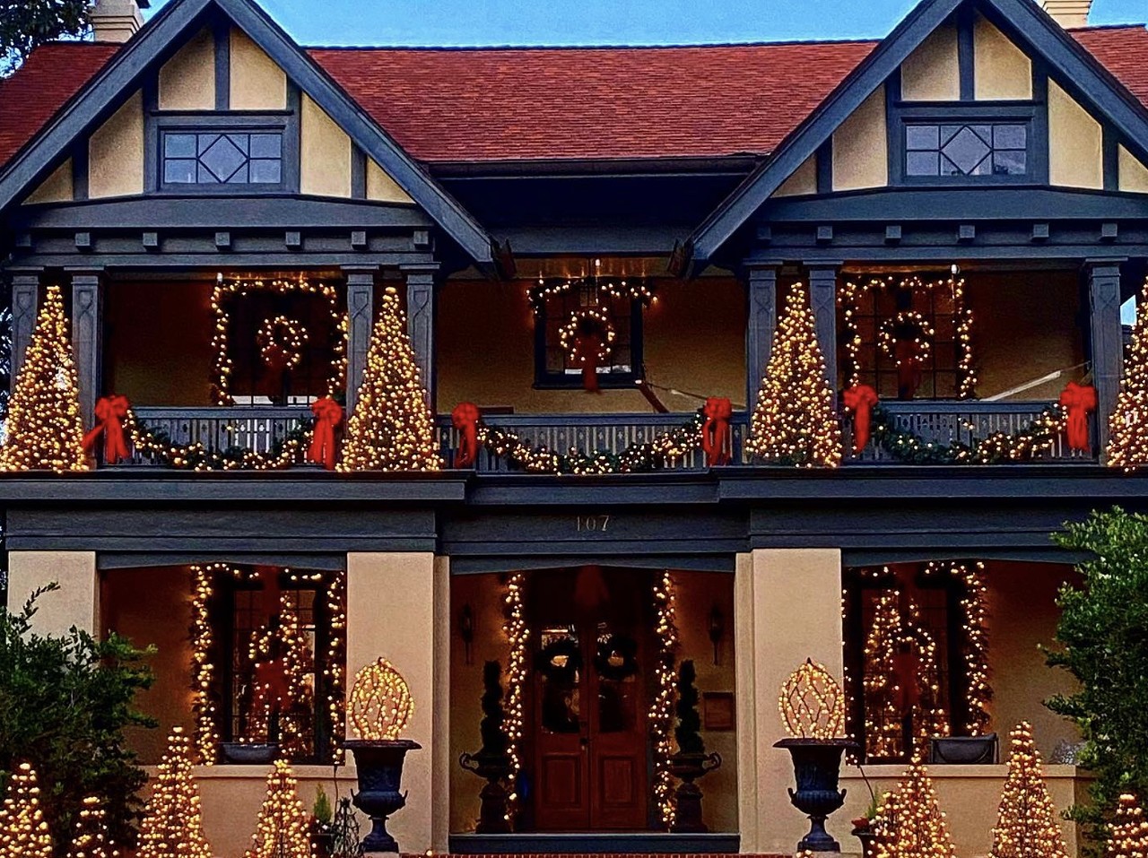 Monte Vista
Residents of Monte Vista tend to deck the halls in a major way. Though not an official display or event, Monte Vista makes for a prime spot for tricked-out displays. Take a drive through the neighborhood and admire these homes that fit the season just right.