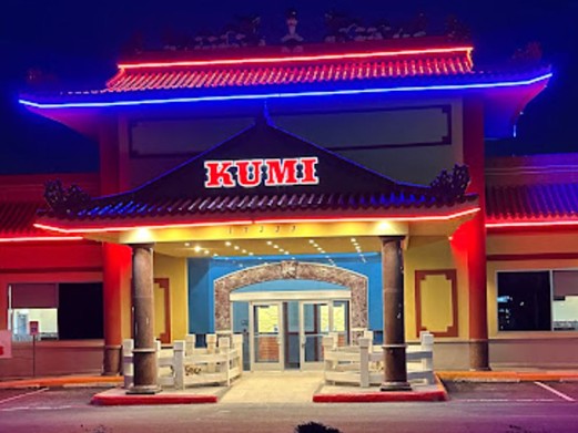 Kumi
17333 US-281, (210) 494-6688, kumibuffet.com
Seafood-focused Asian buffet Kumi took over the Hollywood Park space that formerly housed China Harbor. It began serving in March.