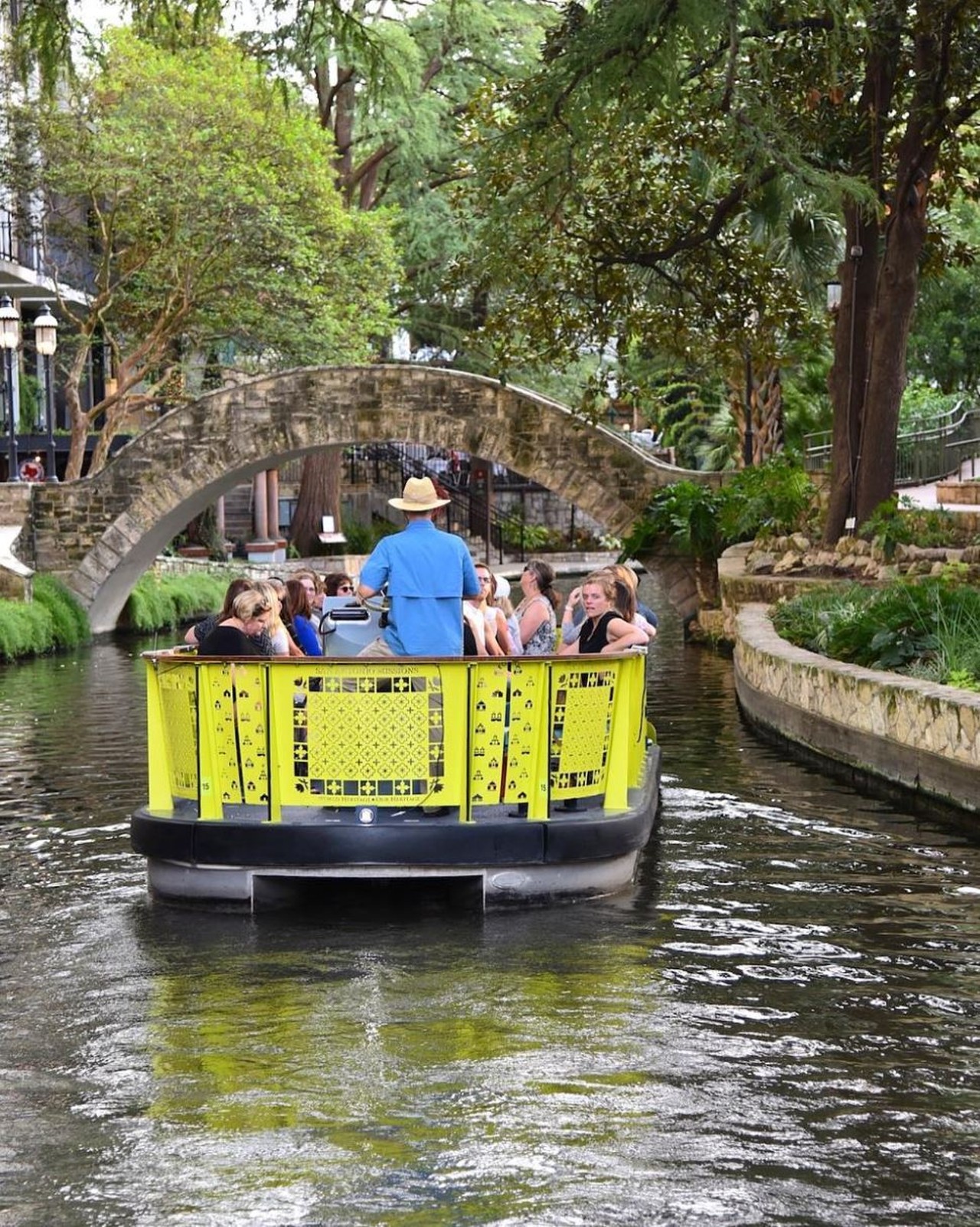 Riding in a barge on the River Walk
Riding a barge on the River Walk? This may be one of the oldest tourist traps on this list. Even though they got a recent facelift, barges have been floating down the San Antonio River since the ‘60s. Hasn’t everyone done this already? We recommend either taking a stroll on the River Walk or attending one of the special (and often free) events there instead – like the seeing the Confucius Wishing Lanterns or Jazz on the River. 
Photo via Instagram / goriocruises