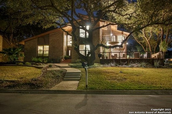 The owner of this snazzy 1970s San Antonio home for sale spent $200,000 on upgrades