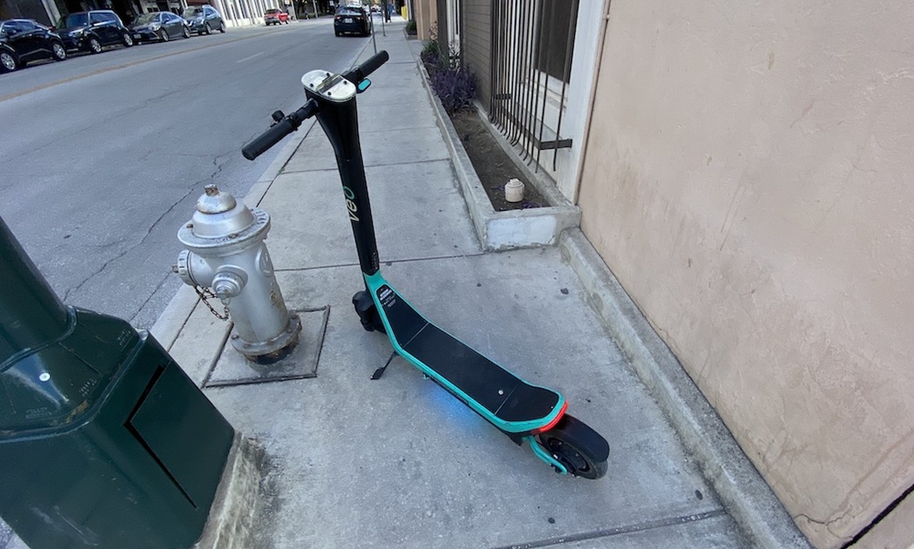 Downtown San Antonio: A scooter blocking the sidewalk.
Might as well fill Alamo Plaza with scooters while we’re at it.