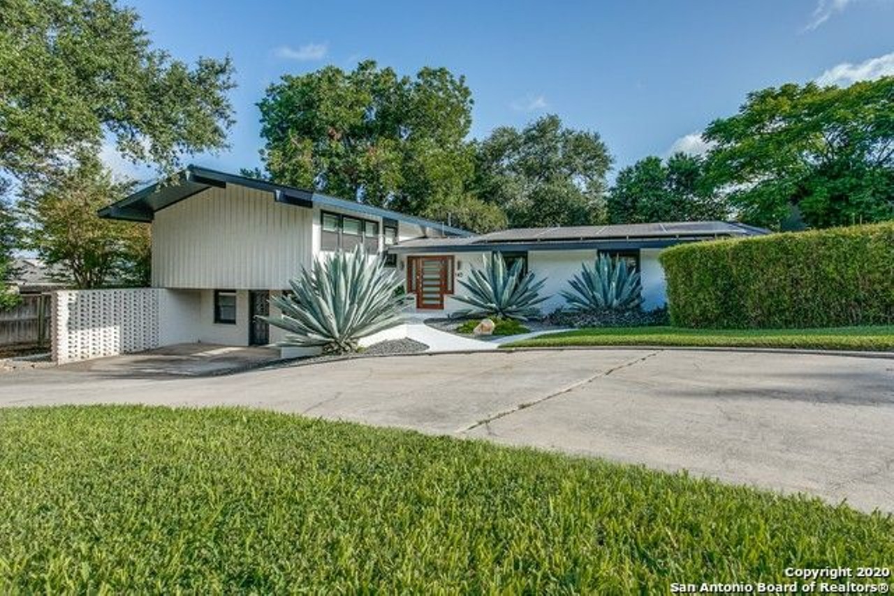 This Mid-Century Home for Sale in San Antonio Is a Space-Age Bachelor Pad