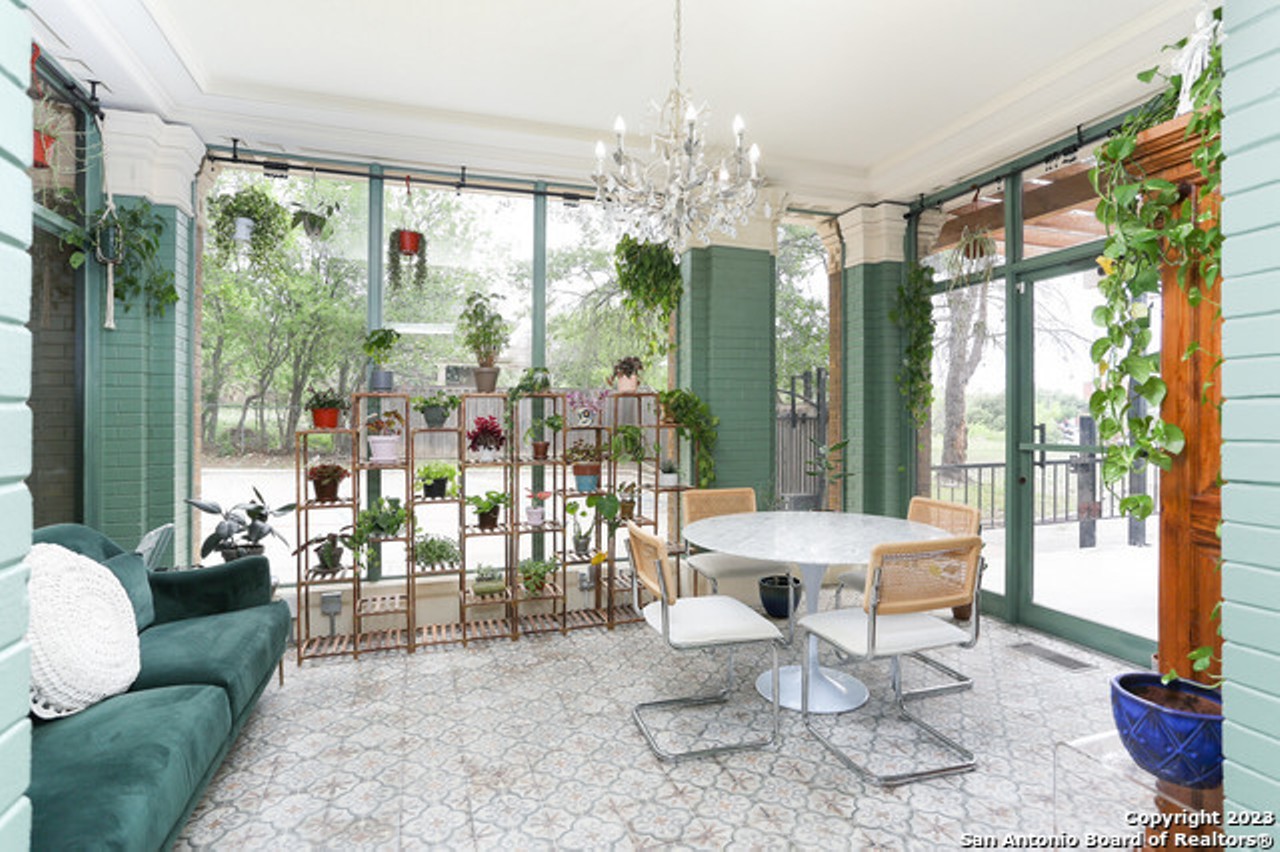This restored 1910 San Antonio home for sale was once owned by the Frost family